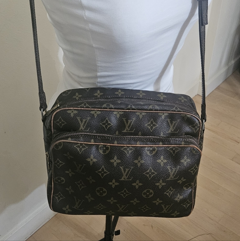 Vintage LOUIS VUITTON Nile GM Crossbody Shoulder Bag Monogram Leather M45242 EUC - Picture 2 of 11